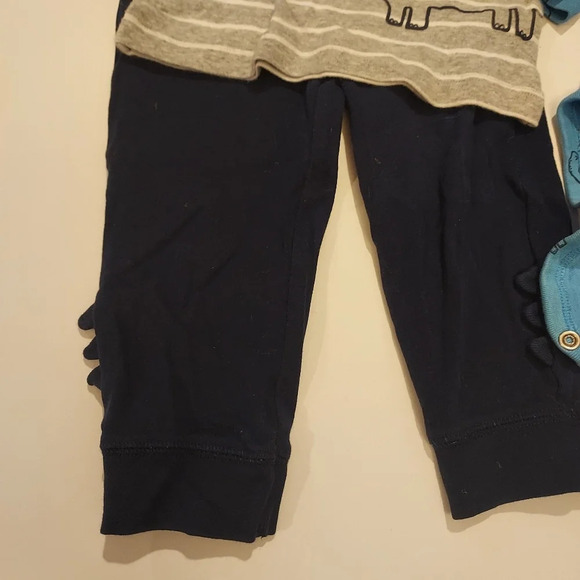 Carter's Baby Boy 3-Piece Dinosaur Bodysuit, Tee and Pant Set in Size 18 Months - Picture 4 of 12